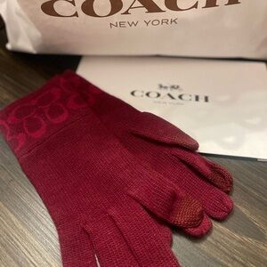 Coach Women's Red Gloves